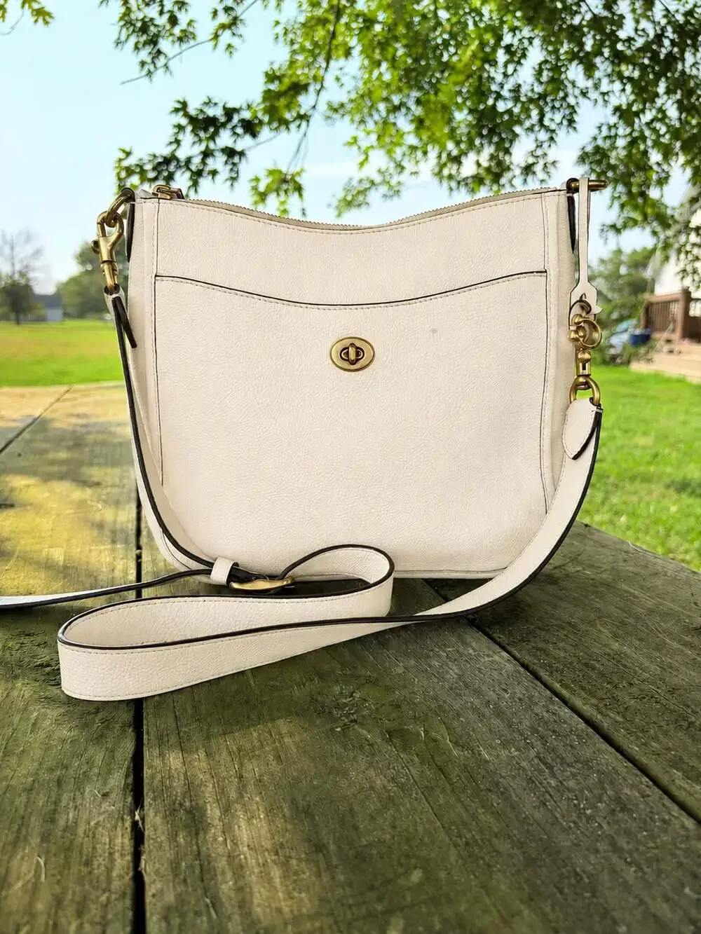 Coach Chaise Crossbody Bag – Cream/Ivory Pebbled Leather 🤍